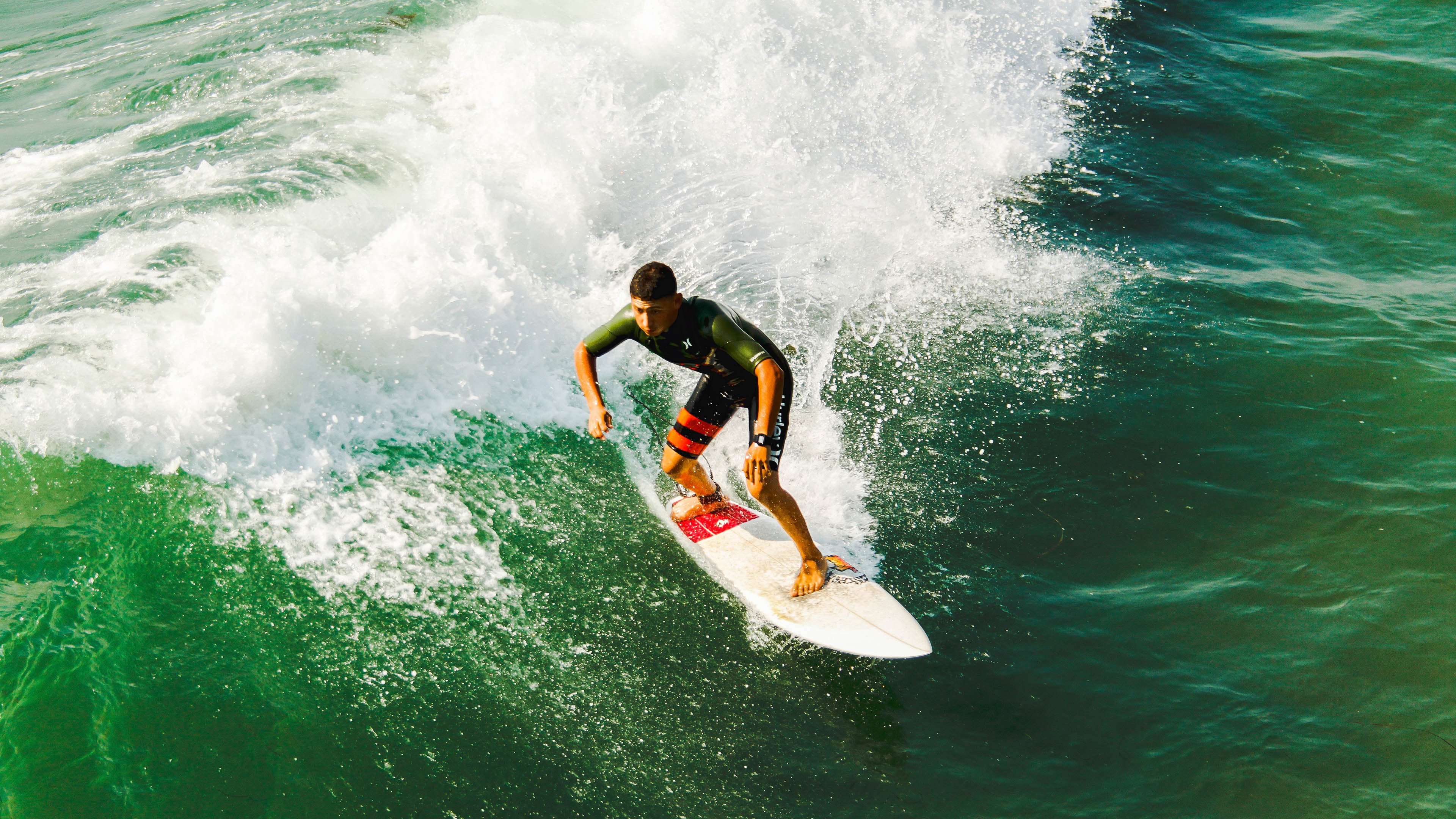 开云APP-阿什拉夫爆发撕裂防线，韩国火力全开压制郁金香