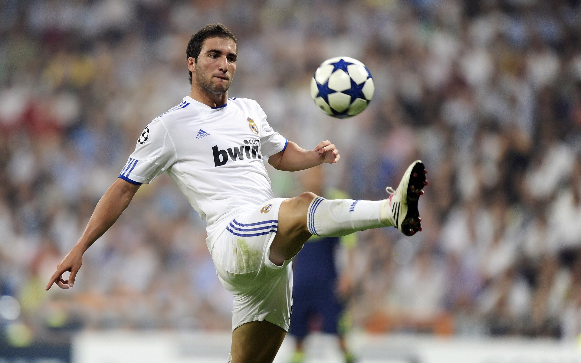 马刺对阵猛龙，杰伦·格林在压力下的完美爆发